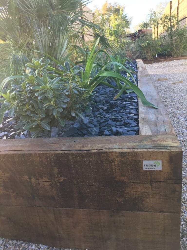 Création jardinière avec plantations et paillettes d'ardoise #Gironde