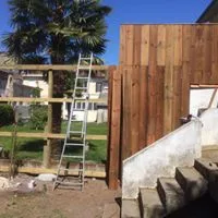 Clôture en voliges avec couvres joints, chantier en cours - Bordeaux #Gironde